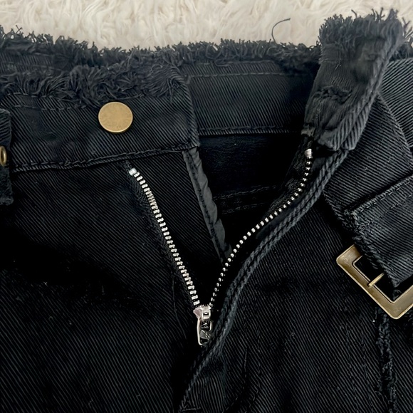 Black cargo skirt - Picture 3 of 3